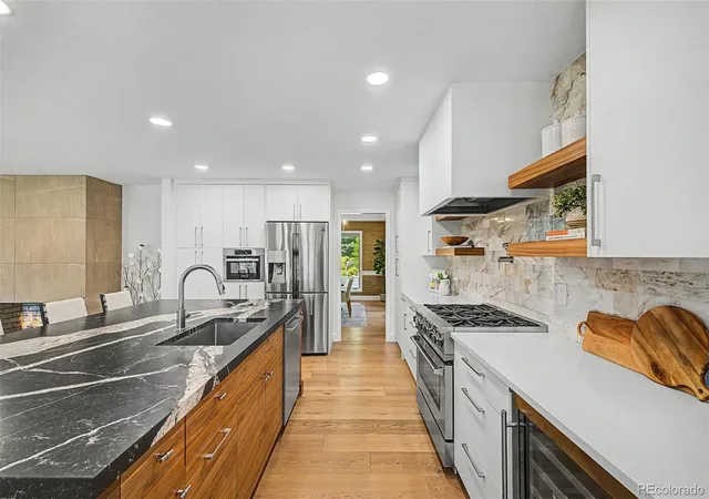 Photo 3 of Single family home for sale at 1519 E Maplewood Ct, Centennial, CO 80121 | MLS# 9764147 | Listing updated on 2026-08-20