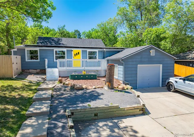 Single family home for sale at 1608 Highland Way, Colorado Springs, CO 80906 | MLS# 1944295