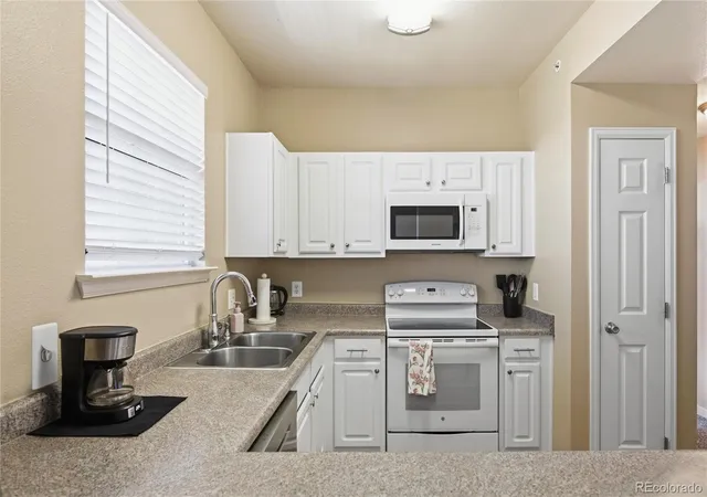 Listing Photo 5 - Condo for sale in building located at 7463 S Quail Cir, Littleton, CO 80127 - Unit #336