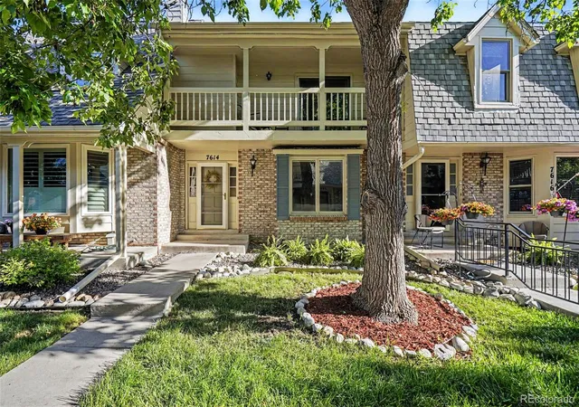 Photo 2 of Townhouse for sale at 7614 S Cove Cir, Centennial, CO 80122 | MLS# 2725015 | Listing updated on 2026-09-20