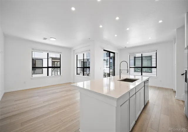 5th image of 2060 S Holly St #1, Denver, CO 80222 | MLS# 4133149