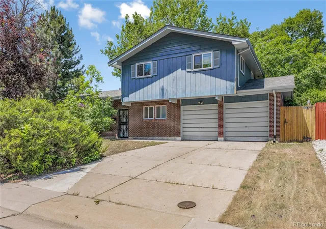 Photo 1 of Single family home for sale at 1619 S Brentwood St, Lakewood, CO 80232 | MLS# 9242321 | Listing updated on 2026-06-19