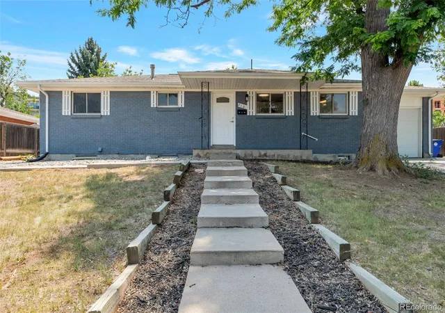 Homes for sale in Littleton, CO | 210 E Geddes Ave, Littleton, CO 80122 | MLS# 6163561