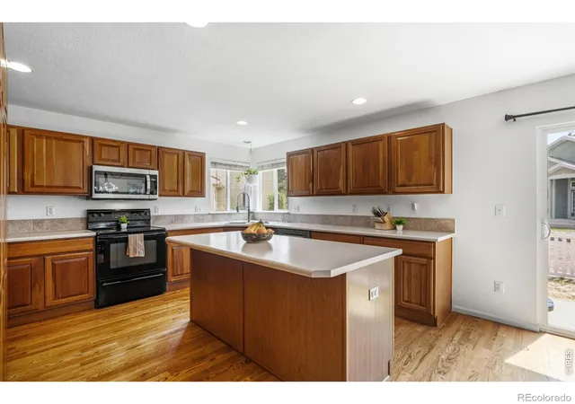 3rd image of 12661 James Cir, Broomfield, CO 80020 | MLS# IR1061777