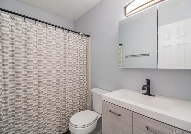 Listing Photo 5 - Condo for sale in building located at 5775 W Atlantic Pl, Lakewood, CO 80227 - Unit #303