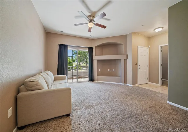 4th image of 5255 Memphis St #202, Denver, CO 80239 | MLS# 8797609
