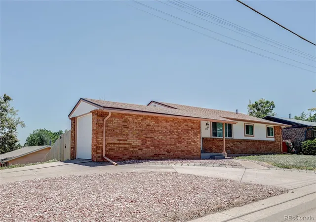 Photo 4 of Single family home for sale at 3100 S Dale Ct, Englewood, CO 80110 | MLS# 4402304 | Listing updated on 2026-08-30