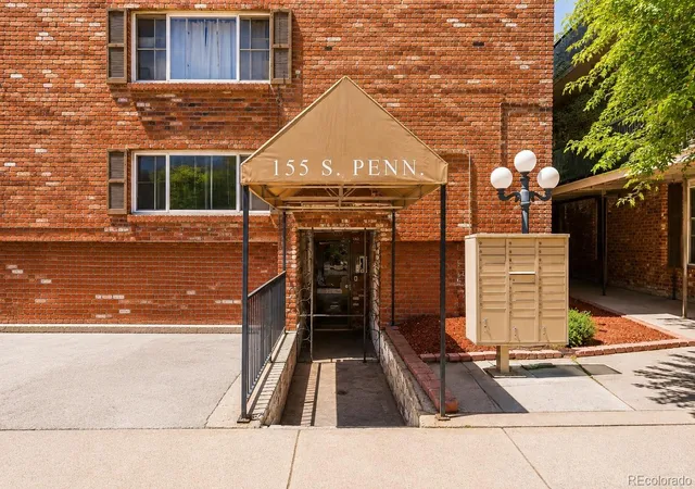 Listing Photo 4 - Condo for sale in building located at 155 S Pennsylvania St, Denver, CO 80209 - Unit #202