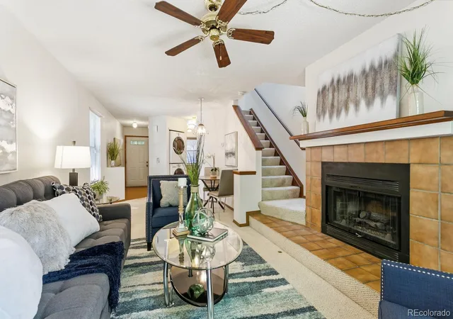 Photo 2 of Townhouse for sale at 1924 Newland Ct, Lakewood, CO 80214 | MLS# 8073965 | Listing updated on 2026-09-22