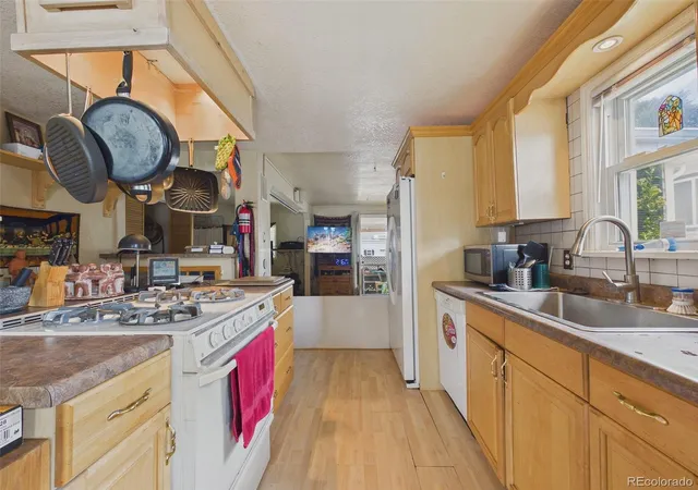 Photo 3 of Single family home for sale at 476 Tennyson St, Denver, CO 80204 | MLS# 2519231 | Listing updated on 2026-07-29