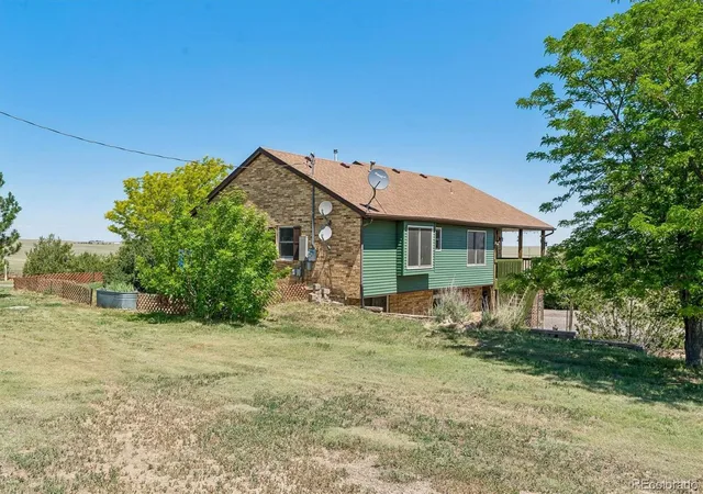 Photo 3 of Single family home for sale at 45412 Sun Country Dr, Elizabeth, CO 80107 | MLS# 7790462 | Listing updated on 2026-09-01
