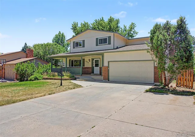 Photo 3 of Sale Pending at 265 Silver Spring Dr, Colorado Springs, CO 80919 | MLS# 7897878 | Listing updated on 2026-10-05