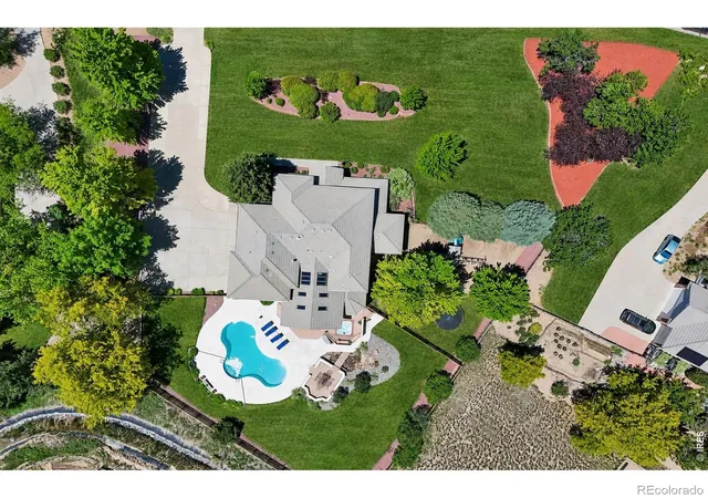 Photo 3 of Single family home for sale at 7688 Crestview Dr, Niwot, CO 80504 | MLS# IR1061856 | Listing updated on 2026-09-01