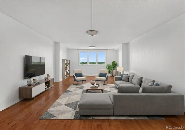 5th image of 2225 Buchtel Blvd #1101, Denver, CO 80210 | MLS# 9814708