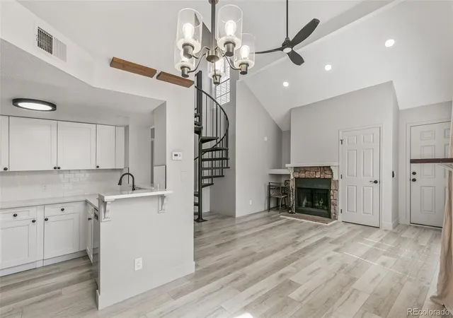 Listing Photo 3 - Condo for sale in building located at 8341 S Upham Wy, Littleton, CO 80128 - Unit #209