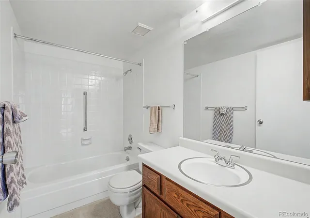 2nd image of 13992 E Marina Dr E, Aurora, CO 80014