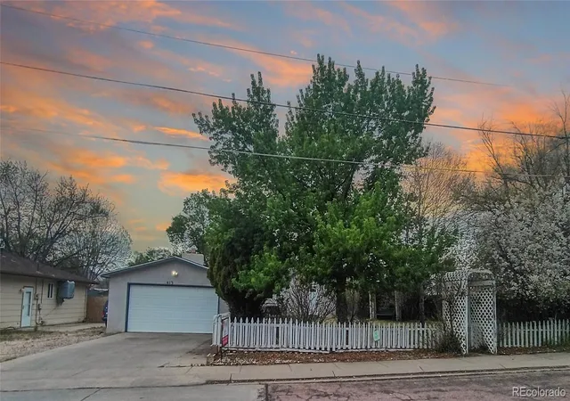 1st image of 613 Barrett Ave, Canon City, CO 81212 | MLS# 4869799