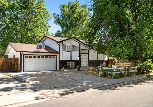 Photo 1 of Single family home for sale at 12147 E Hawaii Dr, Aurora, CO 80012 | MLS# 7173426 | Listing updated on 2026-09-24