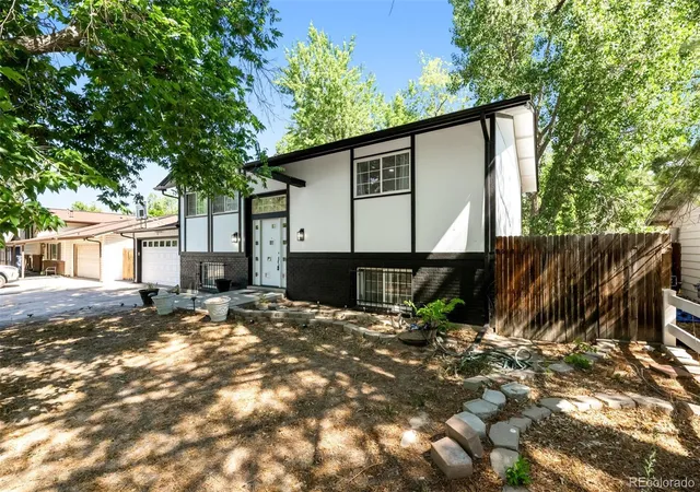 Photo 2 of Single family home for sale at 12147 E Hawaii Dr, Aurora, CO 80012 | MLS# 7173426 | Listing updated on 2026-09-24