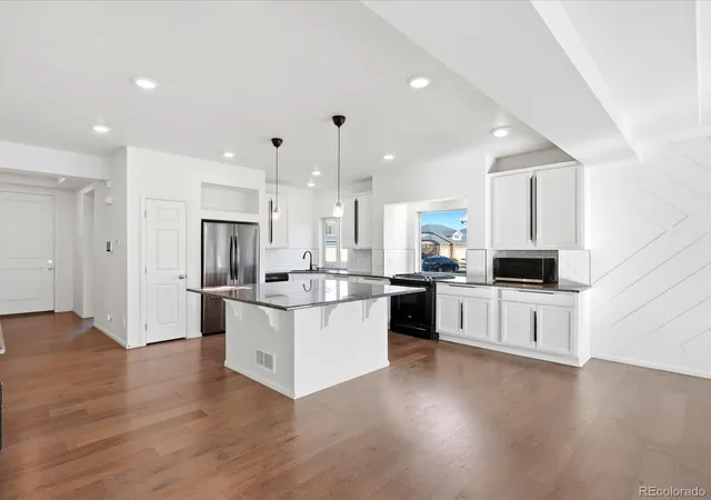 2nd image of 10207 Walden Ct, Commerce City, CO 80022 | MLS# 7559411