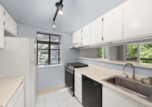 2nd image of 3083 S Ursula Cir #201, Aurora, CO 80014 | MLS# 6776431