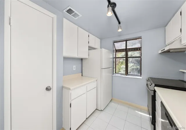 4th image of 3083 S Ursula Cir #201, Aurora, CO 80014 | MLS# 6776431