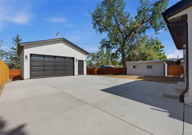 3rd image of 950 Laurel St, Broomfield, CO 80020 | MLS# 1784519