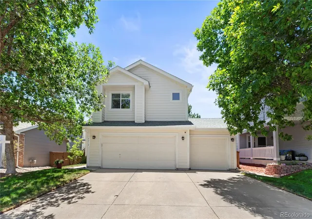 Photo 3 of Single family home for sale at 2212 Hyacinth Rd, Highlands Ranch, CO 80129 | MLS# 9034172 | Listing updated on 2026-09-26