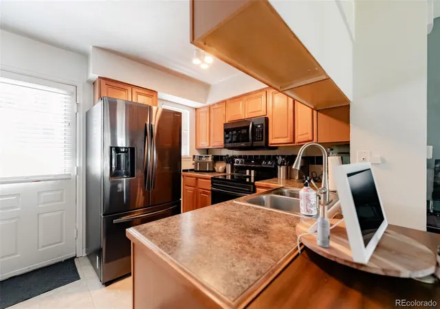 Photo 3 of Townhouse for sale at 10854 Bayfield Way, Parker, CO 80138 | MLS# 5145768 | Listing updated on 2026-10-08
