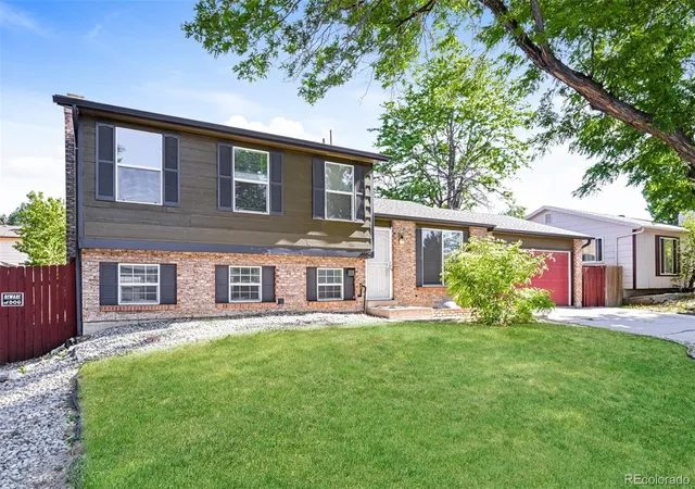 Photo 2 of Single family home for sale at 1115 S Truckee Way, Aurora, CO 80017 | MLS# 9933135 | Listing updated on 2026-10-03