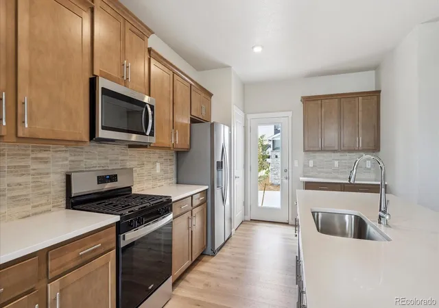 4th image of 688 N Ukraine St, Aurora, CO 80018 | MLS# 6476843