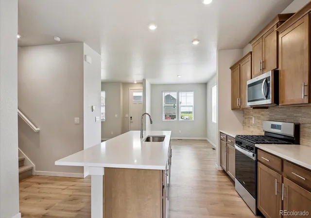 5th image of 688 N Ukraine St, Aurora, CO 80018 | MLS# 6476843