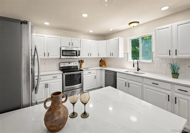4th image of 1464 Cherrywood Wy, Longmont, CO 80504 | MLS# 2939120