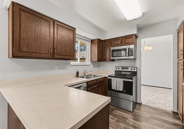 4th image of 6556 S Brentwood Wy, Littleton, CO 80123 | MLS# 1896949