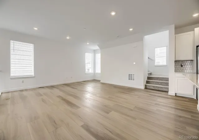 Photo 2 of Single family home for sale at 7729 S Mobile Way, Aurora, CO 80016 | MLS# 3271556 | Listing updated on 2026-10-08