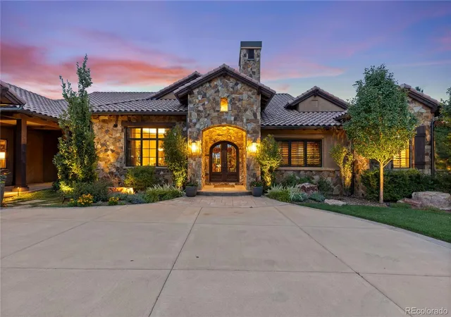 Photo 3 of Single family home for sale at 11328 Dante Cir, Littleton, CO 80125 | MLS# 5288833 | Listing updated on 2026-06-19