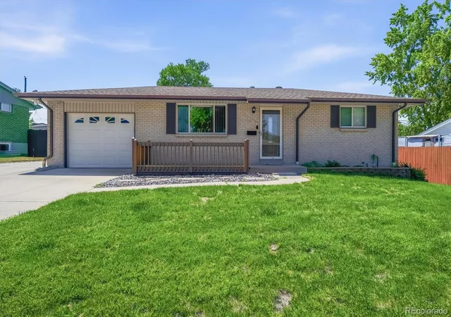 2nd image of 8239 Loretta Dr, Denver, CO 80221 | MLS# 3804431