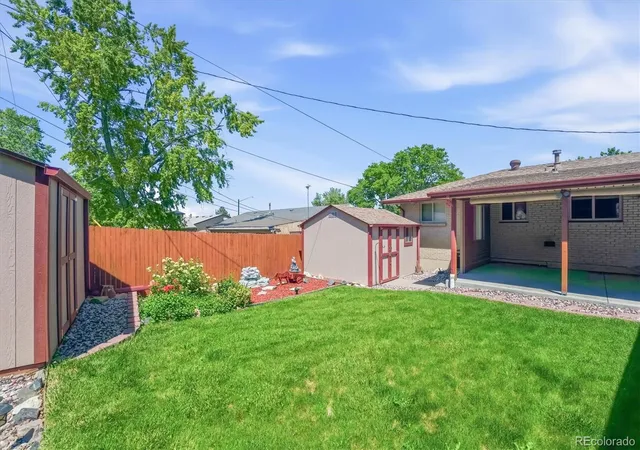 3rd image of 8239 Loretta Dr, Denver, CO 80221 | MLS# 3804431