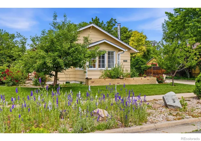 Homes for sale in Loveland, CO | 557 E 9th St, Loveland, CO 80537 | MLS# IR1061989