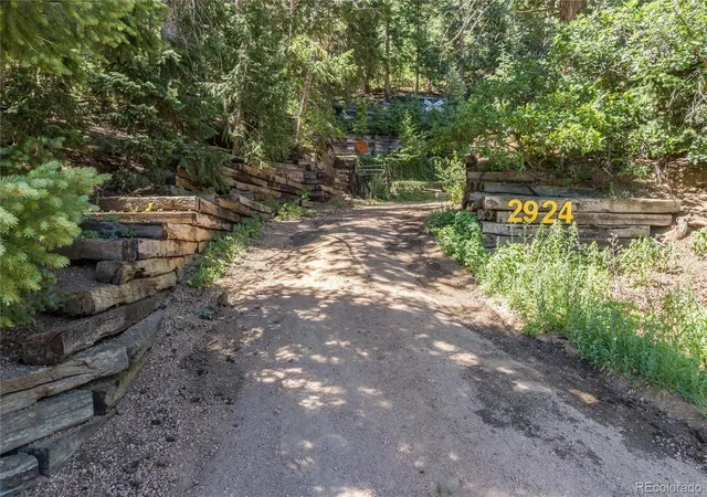 Homes for sale in Larkspur, CO | 2924 Valley Park Dr, Larkspur, CO 80118 | MLS# 7902224