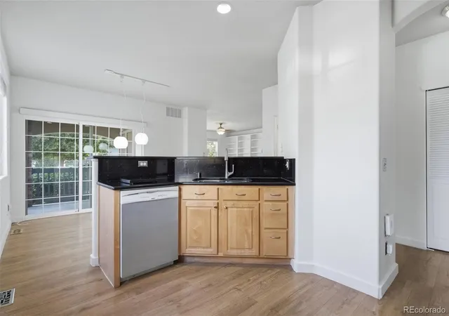 Listing Photo 5 - Condo for sale in building located at 8948 Fox Dr, Thornton, CO 80260 - Unit #4-104