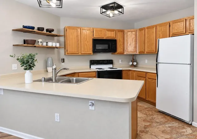 Listing Photo 5 - Condo for sale in building located at 1509 Pt Dr, Frisco, CO 80443 - Unit #9-103