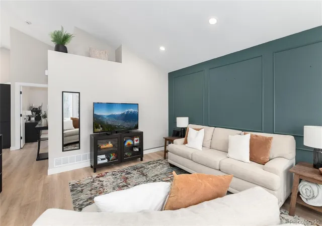 5th image of 9561 Brentford Dr, Littleton, CO 80130 | MLS# 7018783