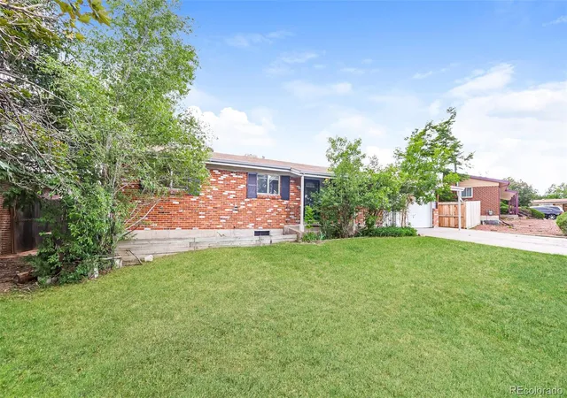 Photo 2 of Sale Pending at 432 S Potomac Cir, Aurora, CO 80012 | MLS# 2190897 | Listing updated on 2026-08-06
