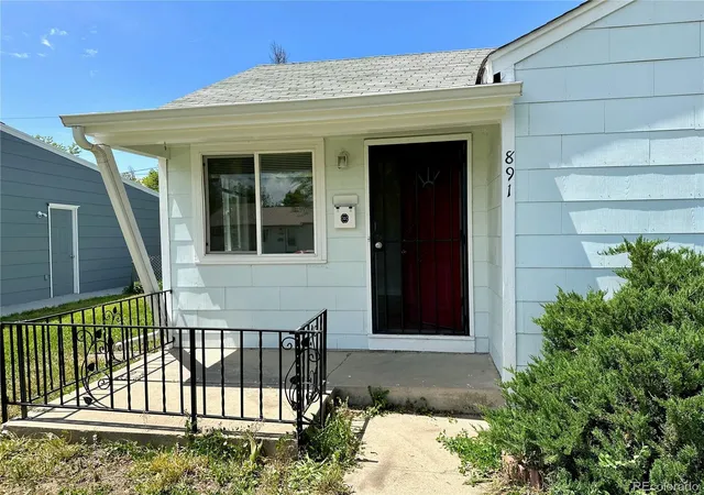 Homes for sale in Aurora, CO | 891 Lansing St, Aurora, CO 80010 | MLS# 5883420