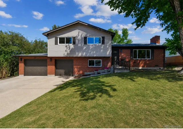 Homes for sale in Denver, CO | 9944 Bruce Ln, Denver, CO 80260 | MLS# 9894584
