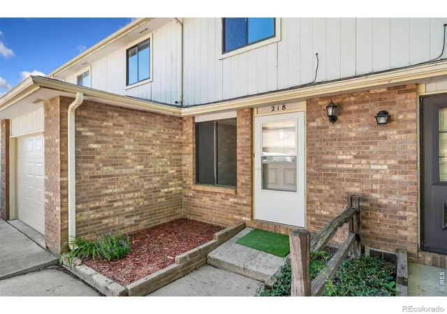 Photo 2 of Sale Pending at 218 E 8th Avenue, Longmont, CO 80504 | MLS# IR1062101 | Listing updated on 2026-09-15