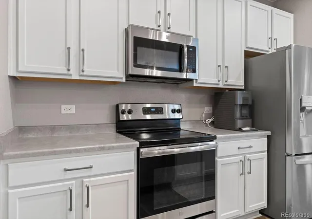 Photo 3 of Sale Pending at 6421 Dry Frk Cir, Frederick, CO 80516 | MLS# 2129878 | Listing updated on 2026-09-04