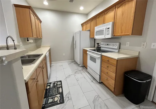 Listing Photo 4 - Condo for sale in building located at 3912 S Carson St, Aurora, CO 80014 - Unit #102