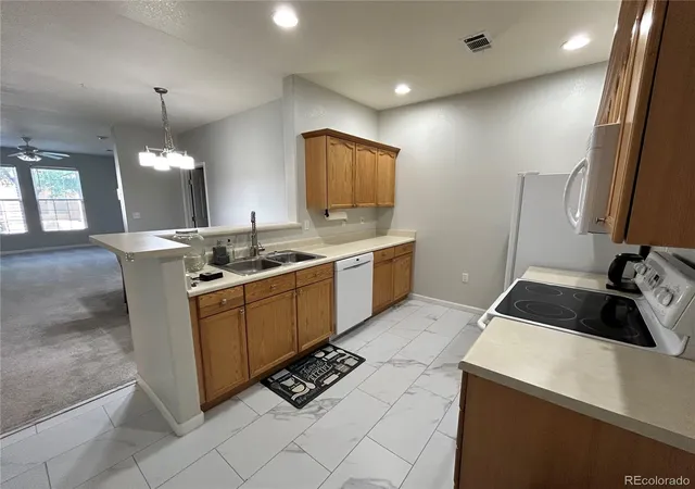 Listing Photo 5 - Condo for sale in building located at 3912 S Carson St, Aurora, CO 80014 - Unit #102